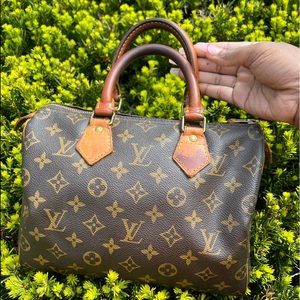 Authentic Louis Vuitton speedy 25